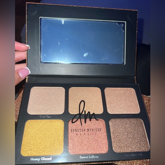 Danessa Myricks Lightwork II Palette - Picture 2 of 2